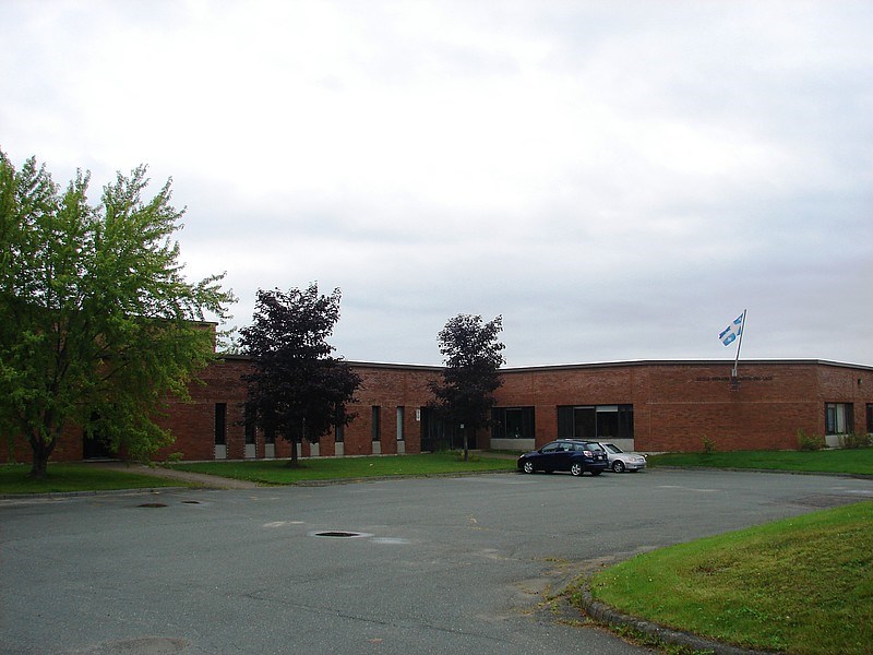 L’école du Jardin-des-Lacs de Saint-Denis manque d’eau !