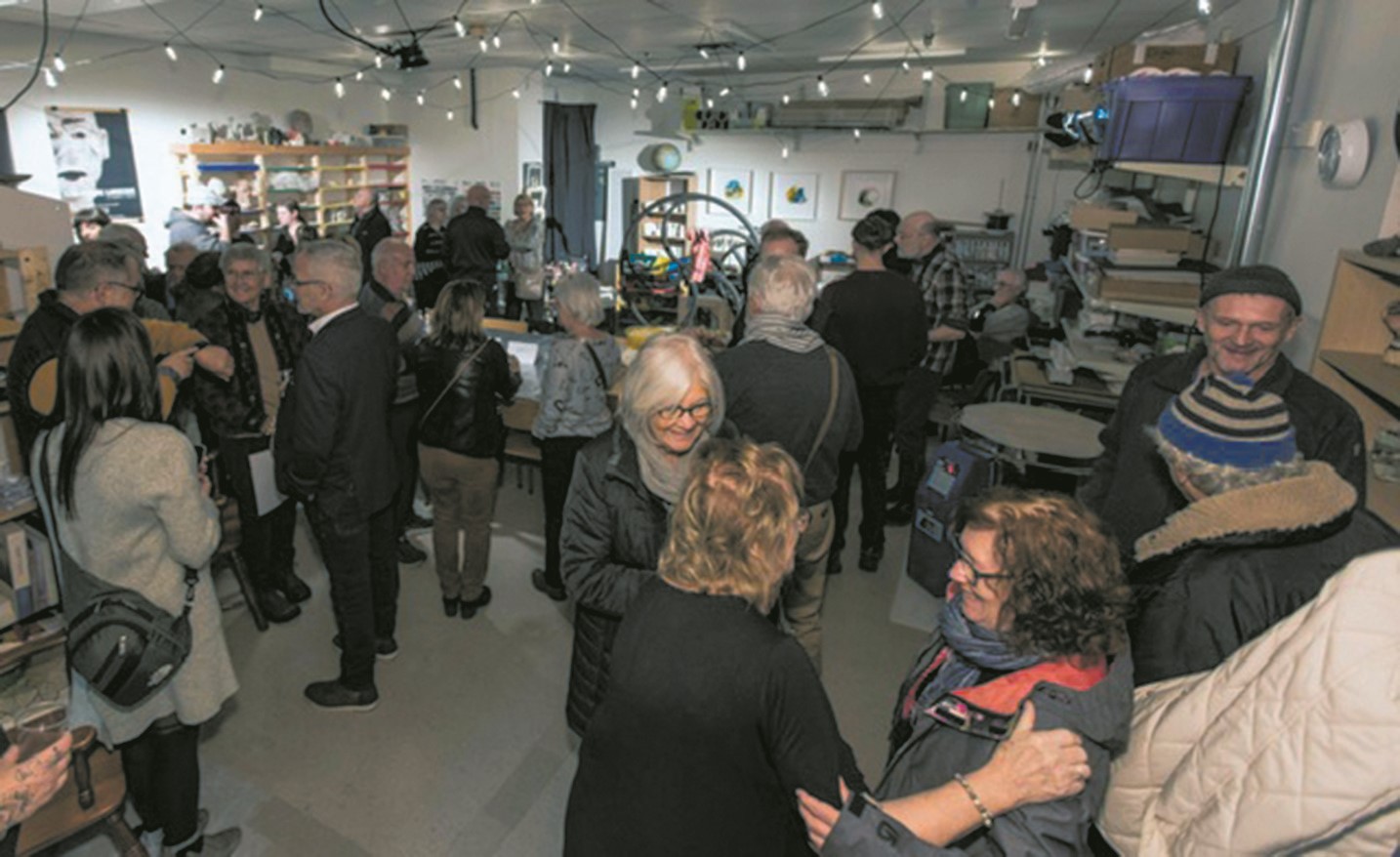Ils étaient plus d’une soixantaine le jeudi 13 novembre dernier, afin d’assister à l’inauguration officielle des nouveaux locaux de création agrandis de l’organisme La Source d’Arts à Val-des-Sources.