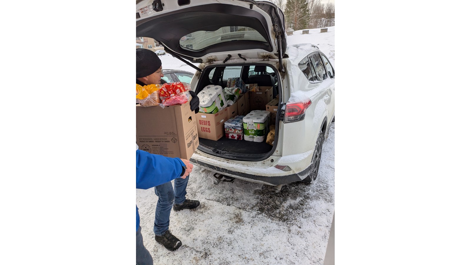 Les paniers de Noël des Filles d’Isabelle apportent chaleur et réconfort à plus de 256 familles de Val-des-Sources
