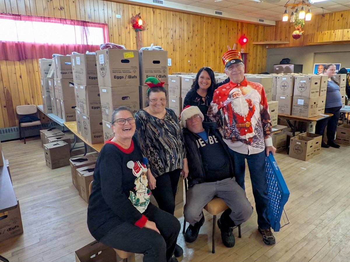 Les paniers de Noël des Filles d’Isabelle apportent chaleur et réconfort à plus de 256 familles de Val-des-Sources