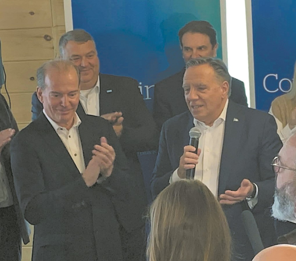 André Bachand, député de Richmond, en compagnie du premier ministre François Legault.