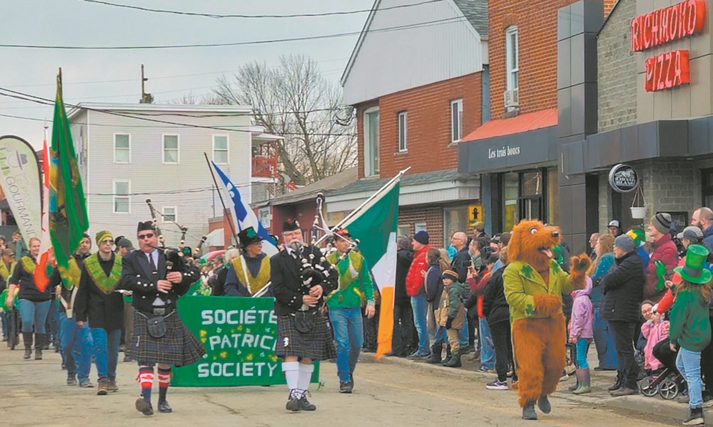 Le traditionnel défilé de la Saint-Patrick aura lieu le 22 mars. Le Départ est prévu à 14 h au coin de la 7e Avenue et la rue Craig.
