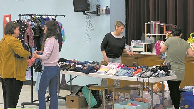 Le gymnase accueillera jusqu’à 40 tables proposant une variété d’articles usagés ainsi que des produits uniques offerts par des commerçants et entrepreneurs locaux.