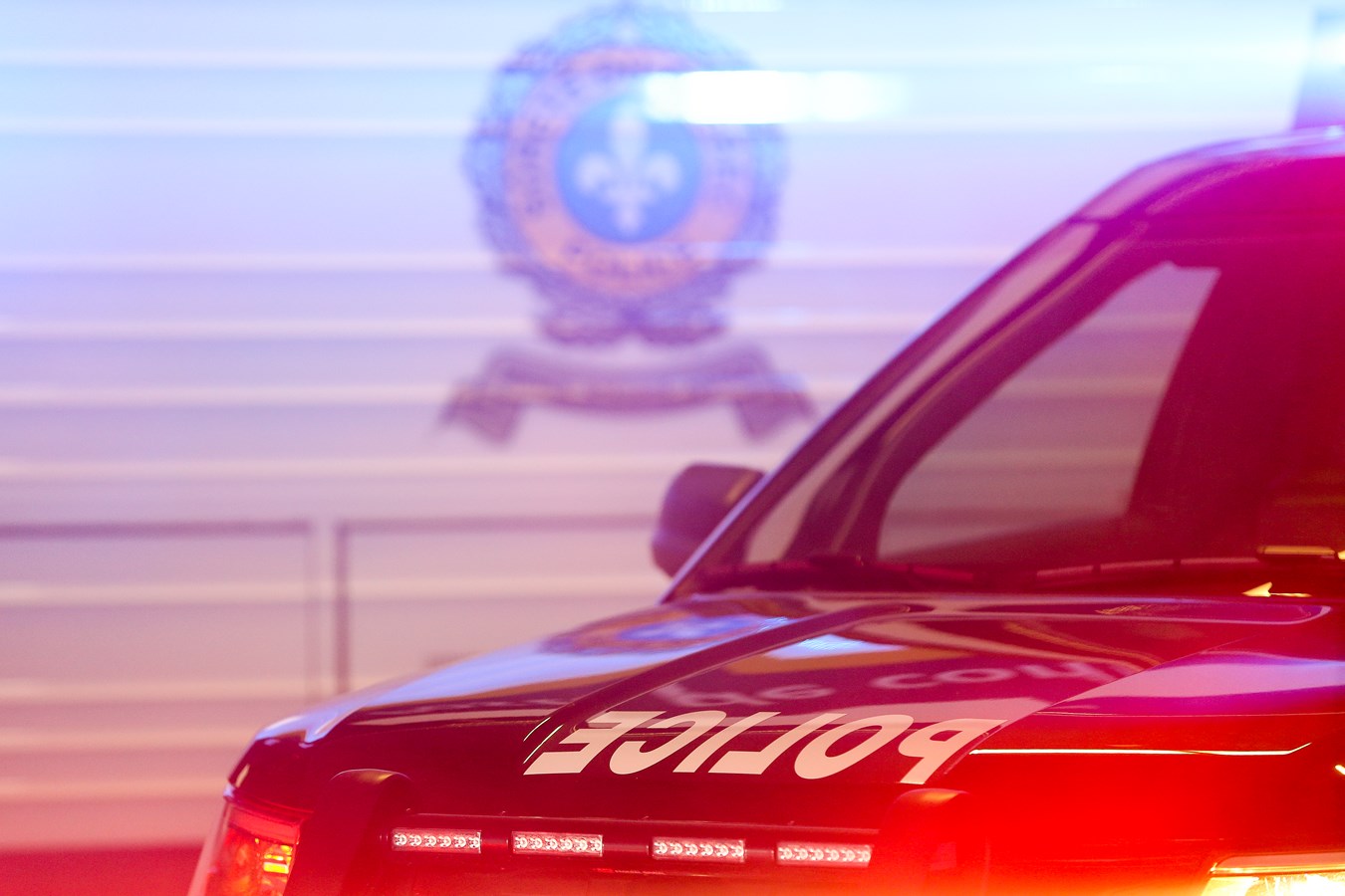 Poursuite policière : un fuyard de 19 ans termine sa course contre un tracteur de ferme