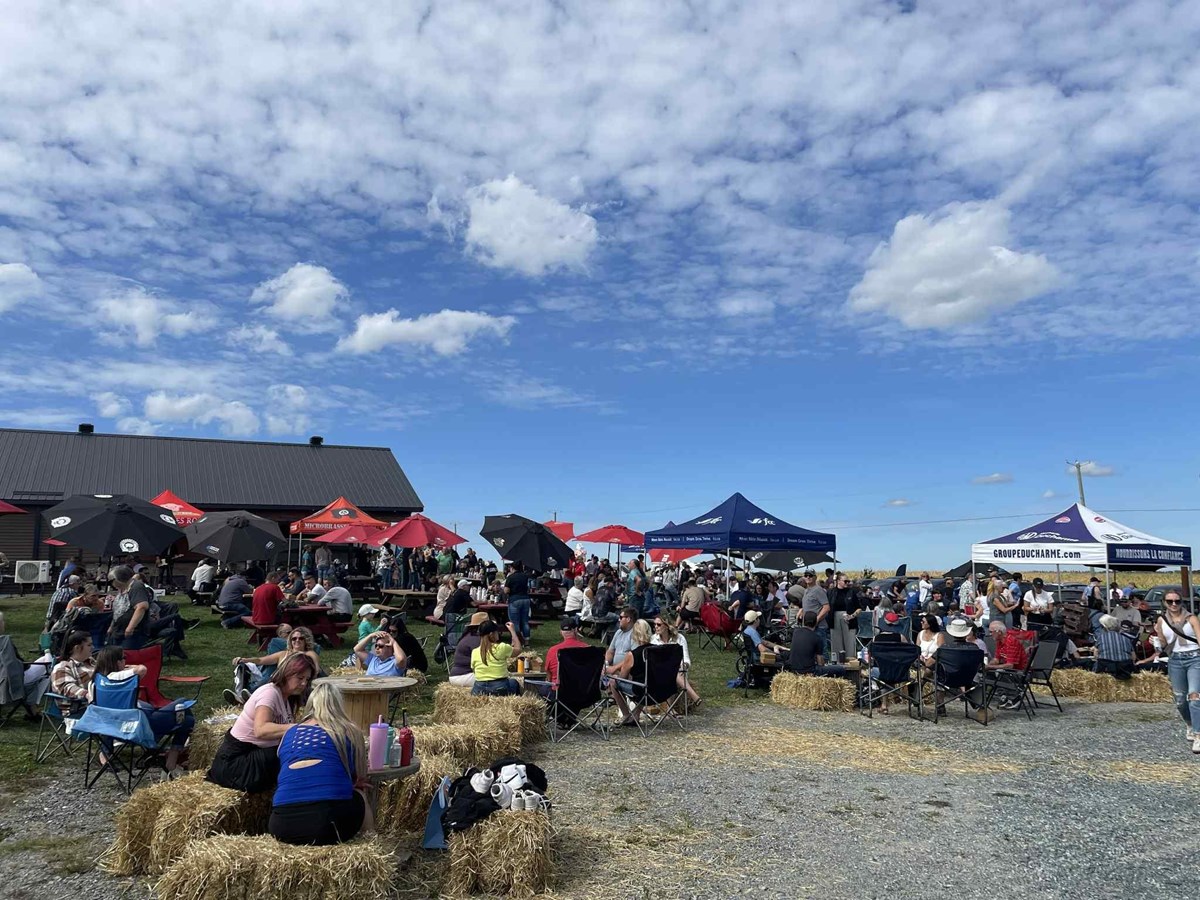 Quatrième « Journée poutine cochonne » du Porc des Roy au profit de l’ACFA