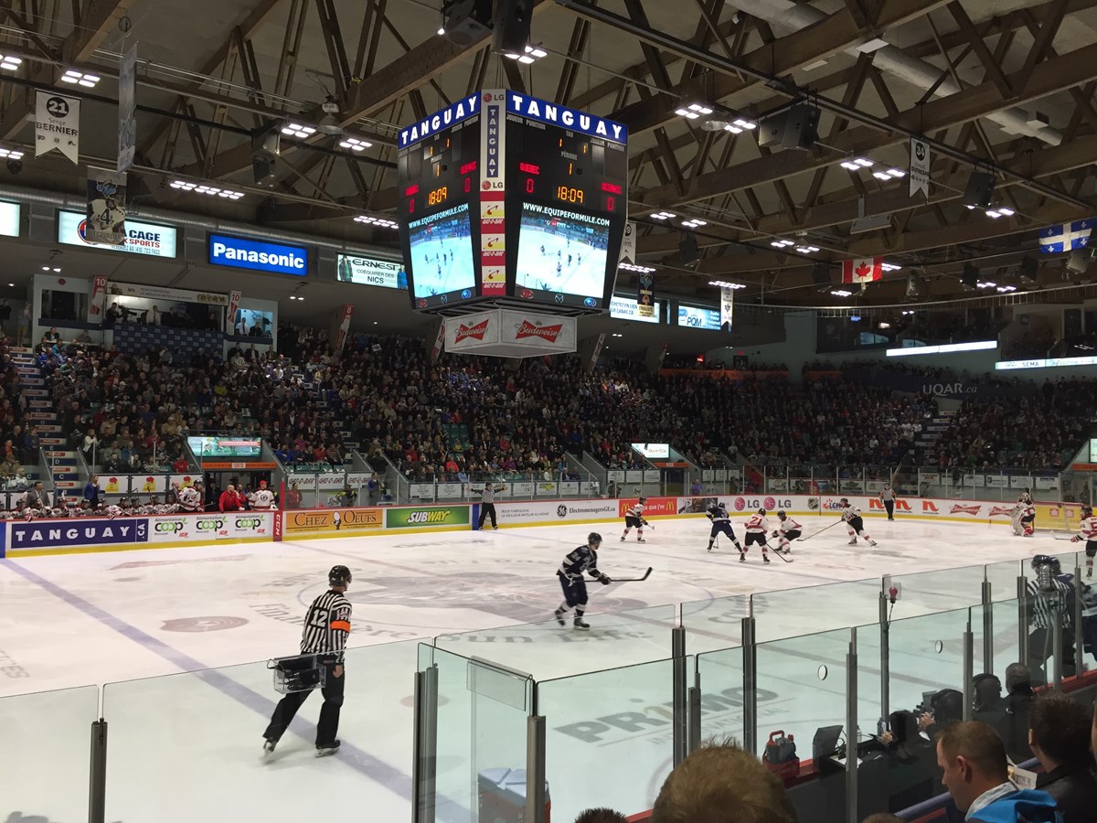 Les Remparts volent le match