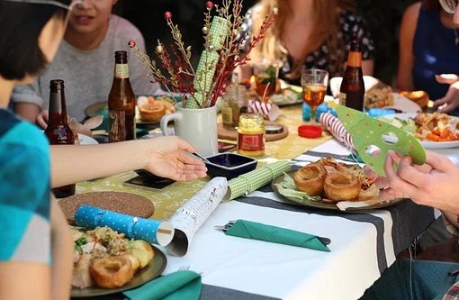 Les rassemblements de 10 personnes chez soi permis dès le 15 juin