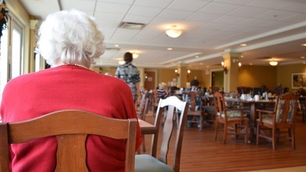 Québec annonce que les salles à manger des RPA pourront rouvrir en zone orange