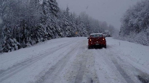 Tempête hivernale : des bâtiments fermés et des activités de loisirs annulés à Rimouski