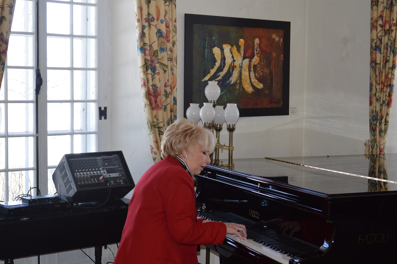 Shirley Théroux « joue de la couleur » à la Maison Trestler
