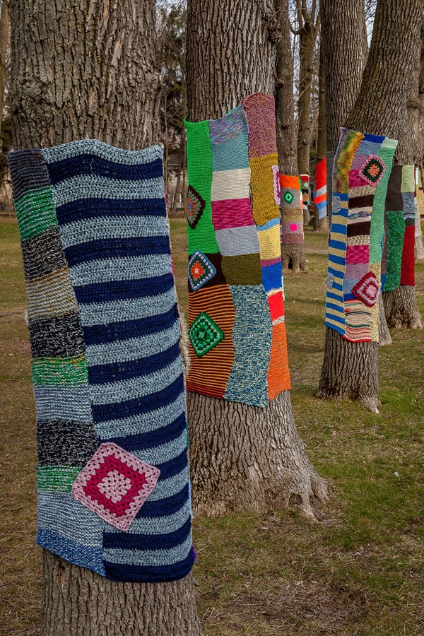 Vernissage du Tricot-Graffiti au parc de la Maison-Valois