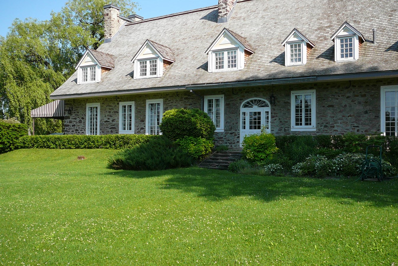 Une invitation pour tous les amateurs d’arts visuels à la Maison Trestler