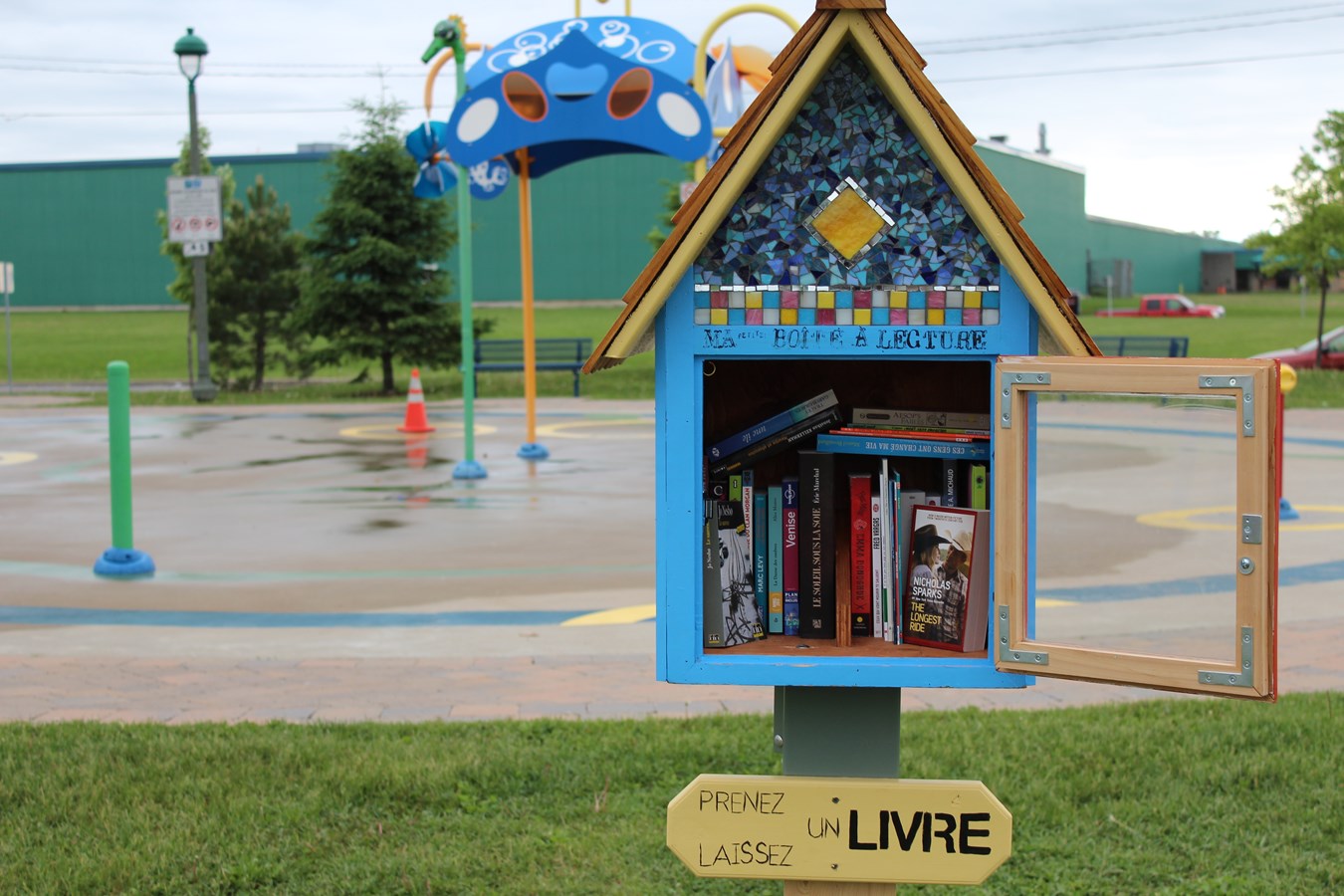 Ma petite boîte à lecture : prenez un livre ou laissez-en un!