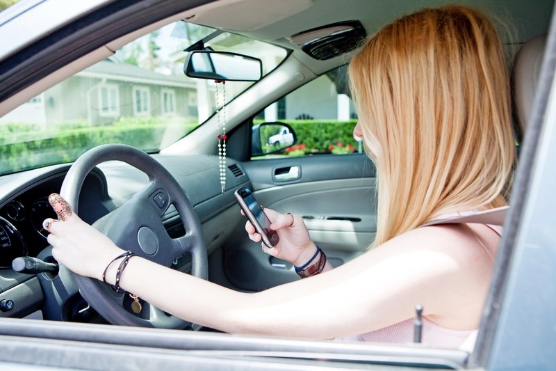 Le cellulaire au volant, c’est 4 points d’inaptitude !