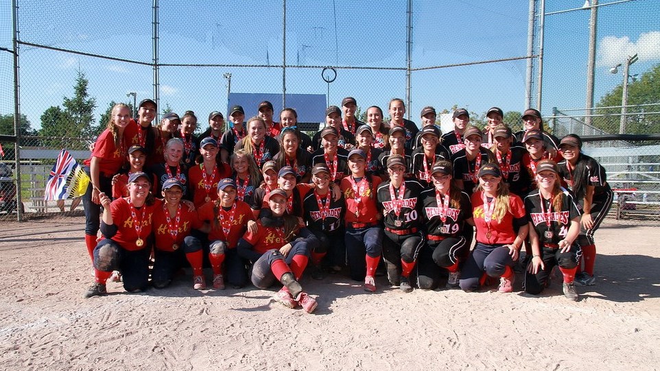 La Colombie-Britannique fait table rase au championnat canadien de balle rapide U18