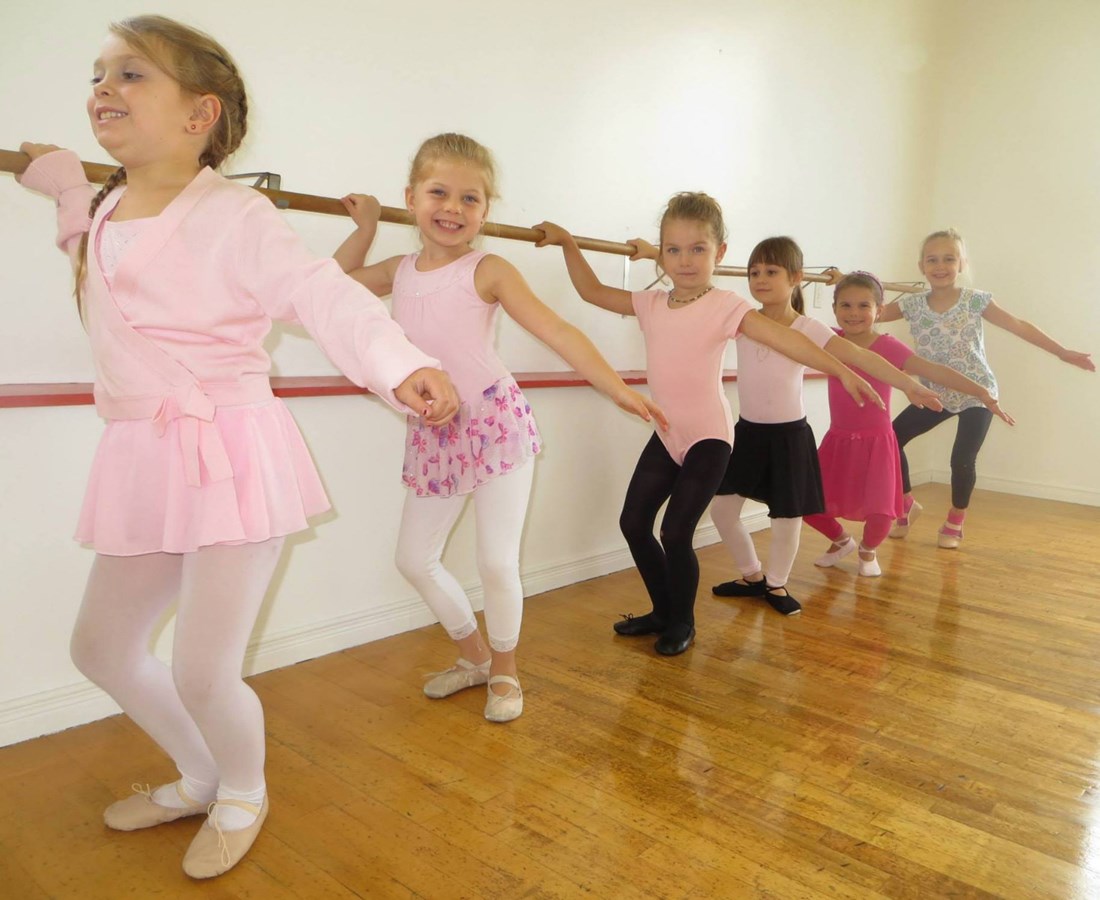 Cours des enfants à partir de 21/2 ans.
