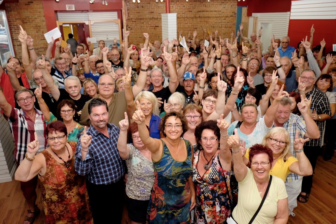 Ouverture du local de Claude DeBellefeuille candidate au Bloc Québecois (Valleyfield)