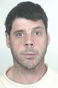 Suspect activement recherché pour vols qualifiés 