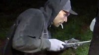 Deux suspects recherchés pour un vol dans une machine distributrice à Vaudreuil-Dorion
