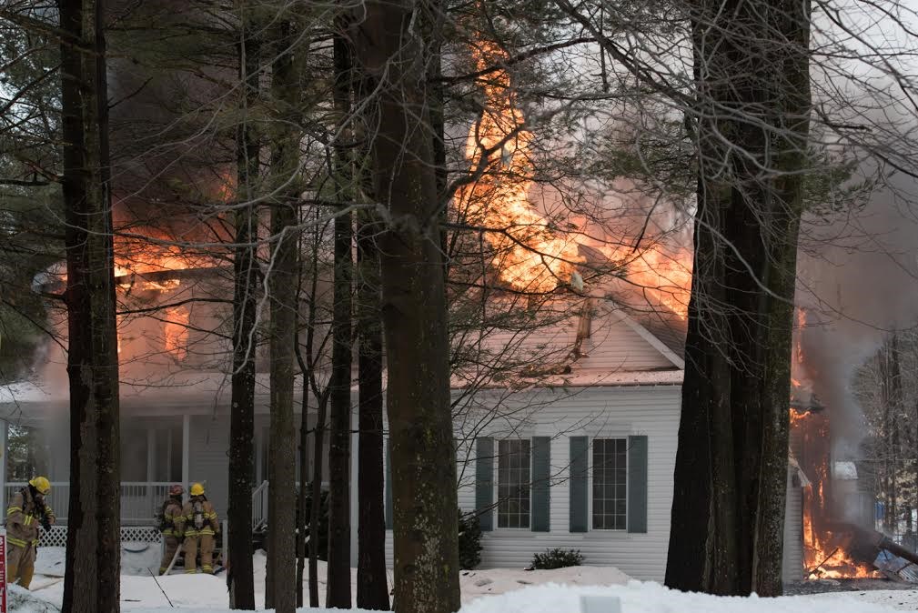 Résidences endommagées par le feu à Saint-Lazare et Vaudreuil-Dorion