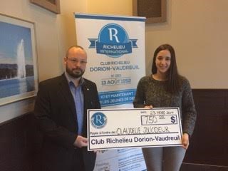 Un don du Club Richelieu Dorion-Vaudreuil à la patineuse de vitesse Claudelle Jolicoeur
