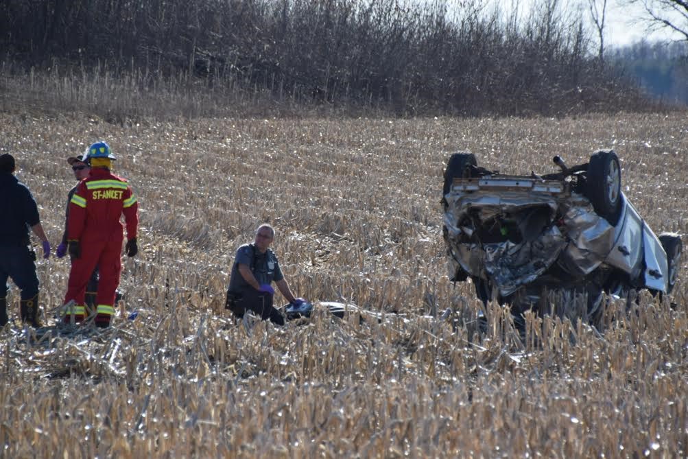 Deux personnes dans un état critique après une sortie de route à Sainte-Anicet