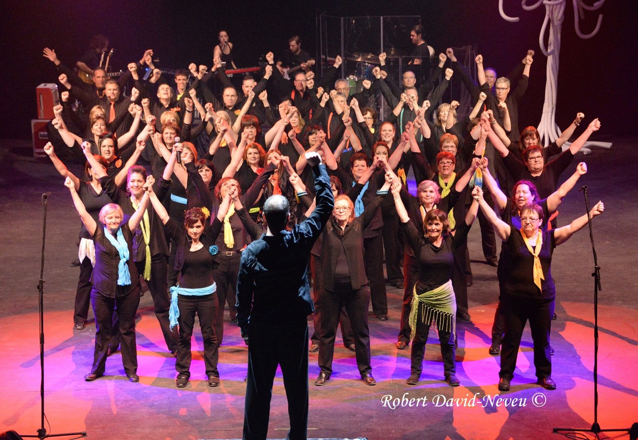 Les Enchanteurs présentent leur spectacle "Haut de gamme"