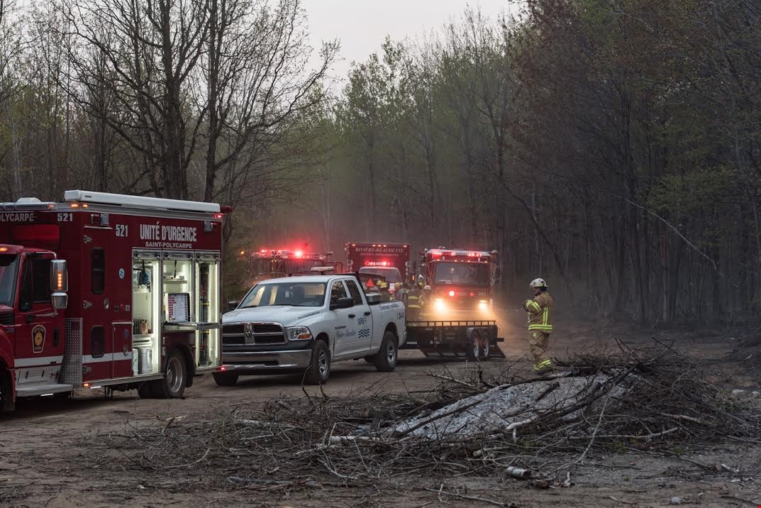 Incendie dans une forêt à Saint-Polycarpe