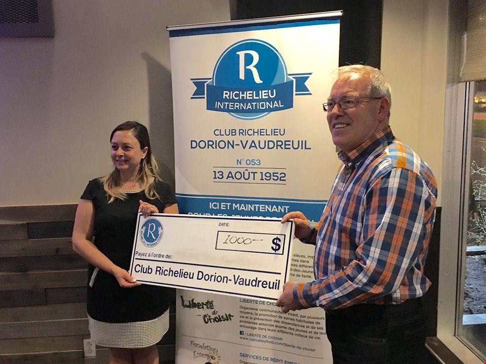 Un don du Club Richelieu de Dorion-Vaudreuil au Centre prénatal Jeune Famille de Vaudreuil-Dorion