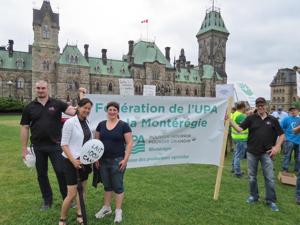 Le NPD solidaire des producteurs laitiers qui manifestent sur la colline parlementaire