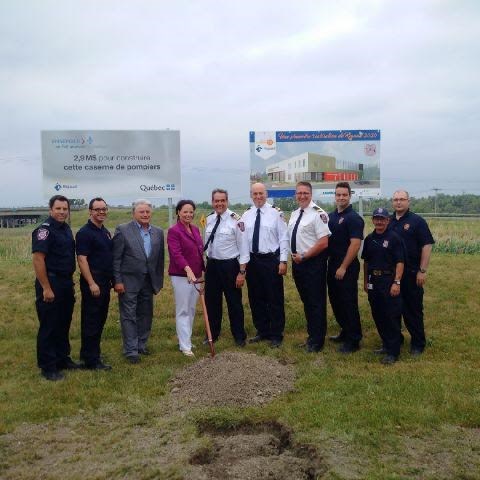 Première pelletée de terre de la future caserne de pompiers de Rigaud