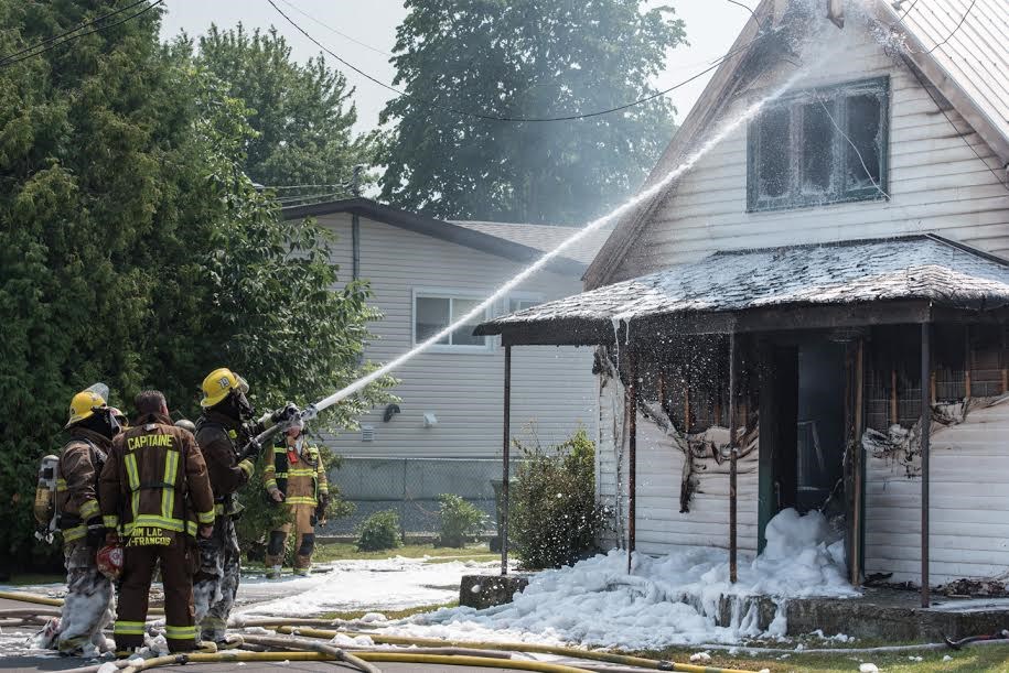 Un incendie détruit une résidence de Les Coteaux