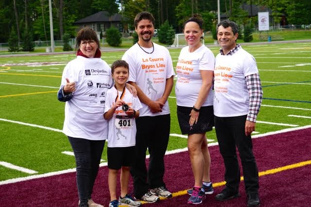 La ministre Lucie Charlebois à la course Bryan Liew