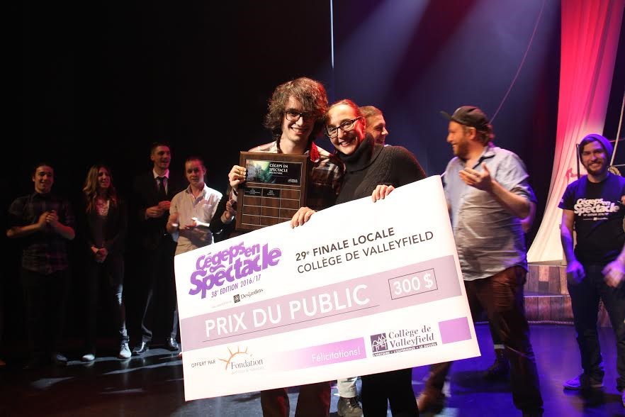 Cégeps en spectacle, un jeune de Vaudreuil-Dorion gagne la finale locale