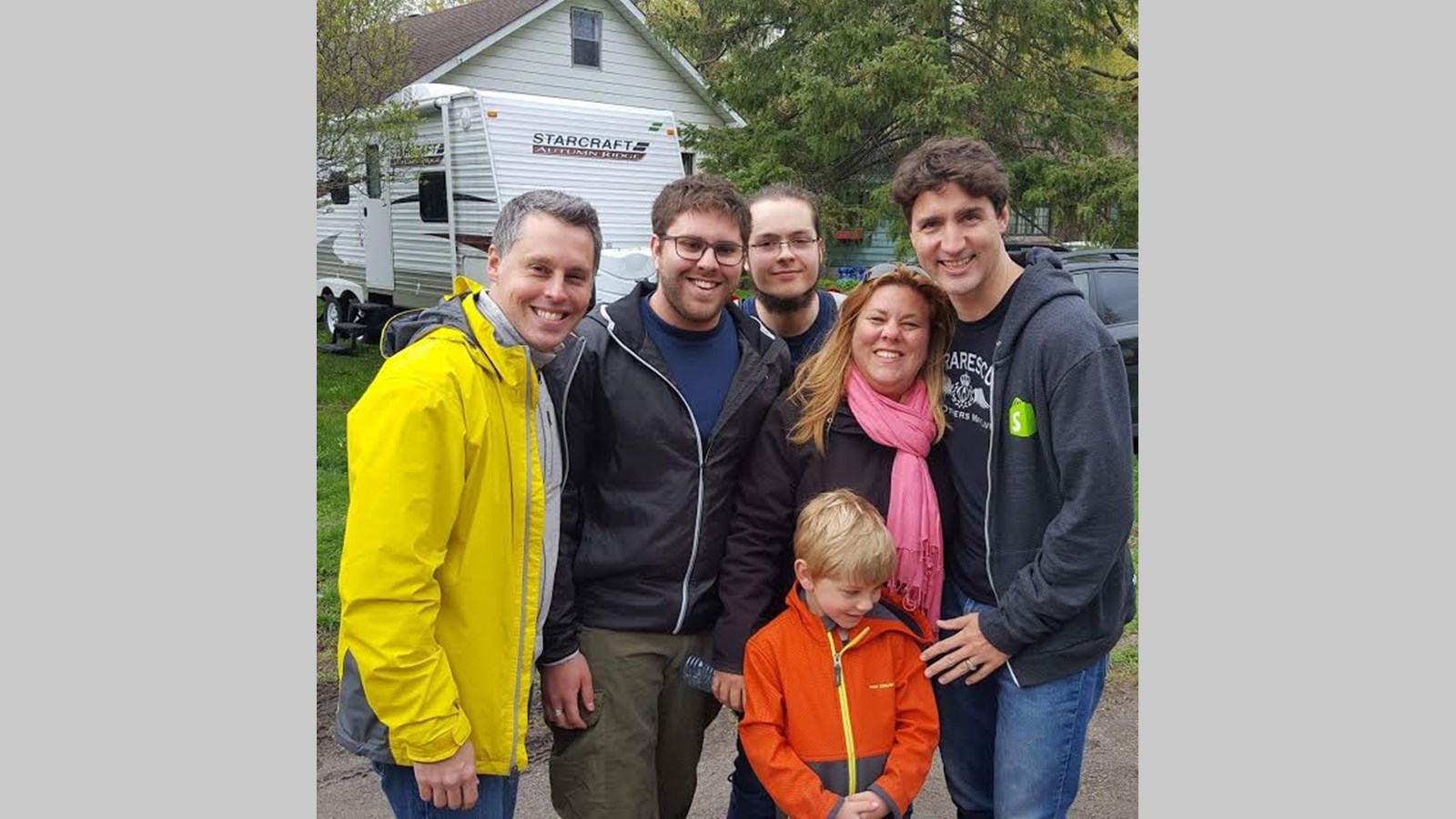 EXCLUSIF: Le Premier ministre Justin Trudeau aperçu à Terrasse-Vaudreuil