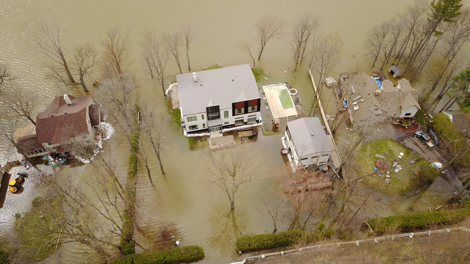 DOSSIER INONDATIONS : La force de la nature en images