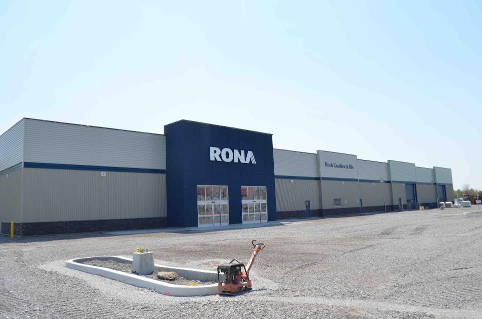 Le magasin Rona Roch Gauthier et Fils renaît de ses cendres