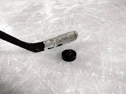 Un jeune hockeyeur de la région donne au suivant