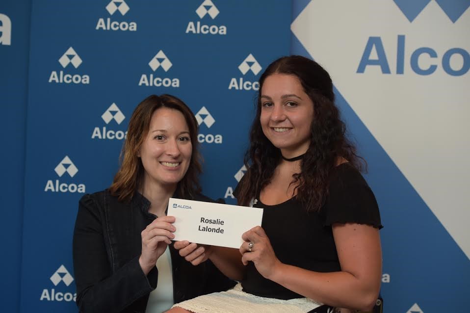 Rosalie Lalonde remporte la bourse Soutien à la réussite académique et sportive d'Alcoa Canada