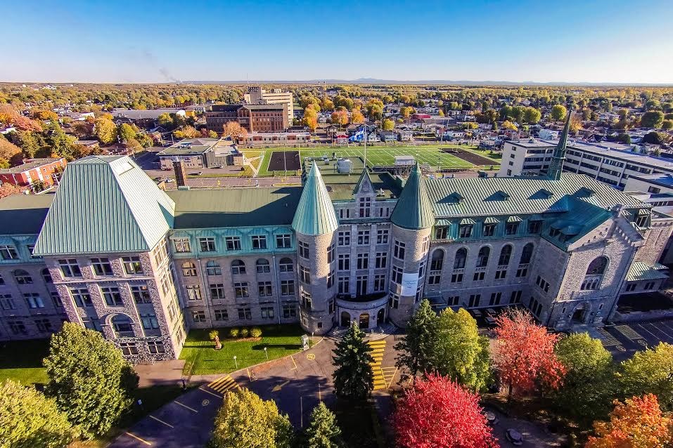 Plus d'étudiants veulent étudier au Collège de Valleyfield