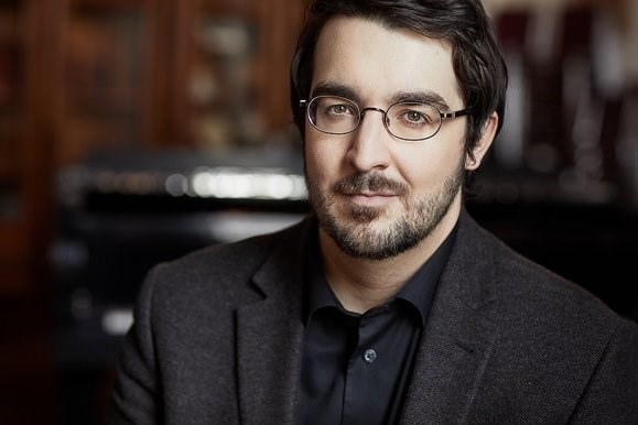 Charles Richard-Hamelin entre en scène, à la Maison Trestler