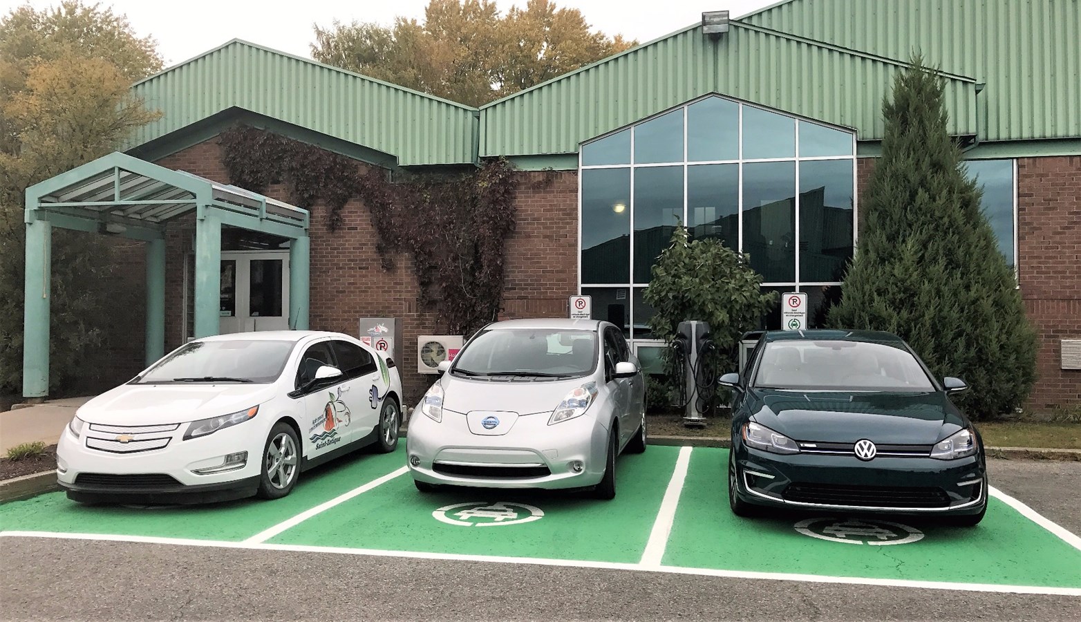 La Municipalité de Saint- Zotique encourage donc les citoyens à rouler électrique.