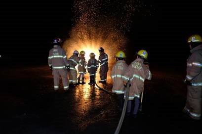 Quatre apprentis pompiers vivent une expérience enrichissante