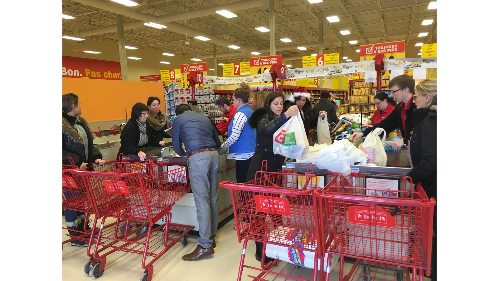 L’AGAVS offre un Noël inoubliable à 17 familles de Vaudreuil-Soulanges
