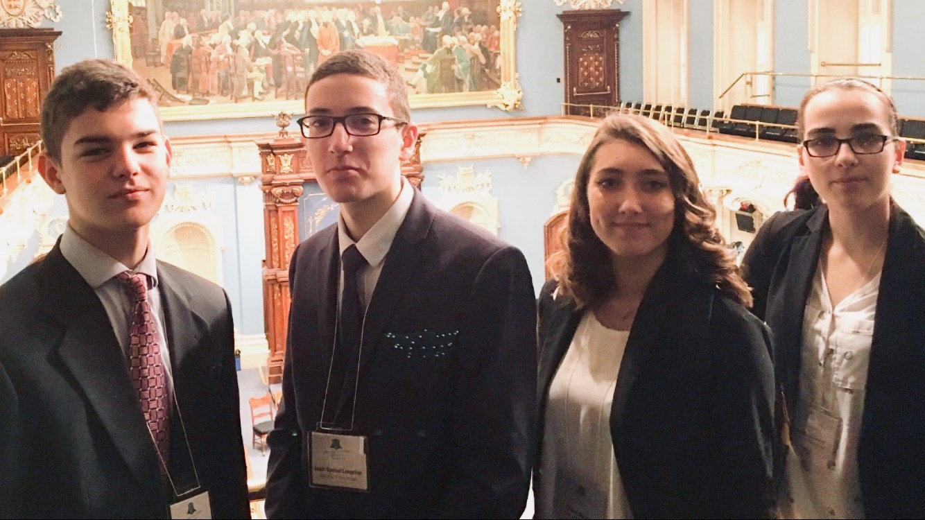 Quatre élèves de la Cité-des-Jeunes participent au Parlement des jeunes 2018