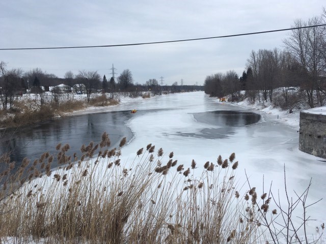 Les pompiers de Coteau-du-Lac simulent un sauvetage sur la glace et dans l’eau