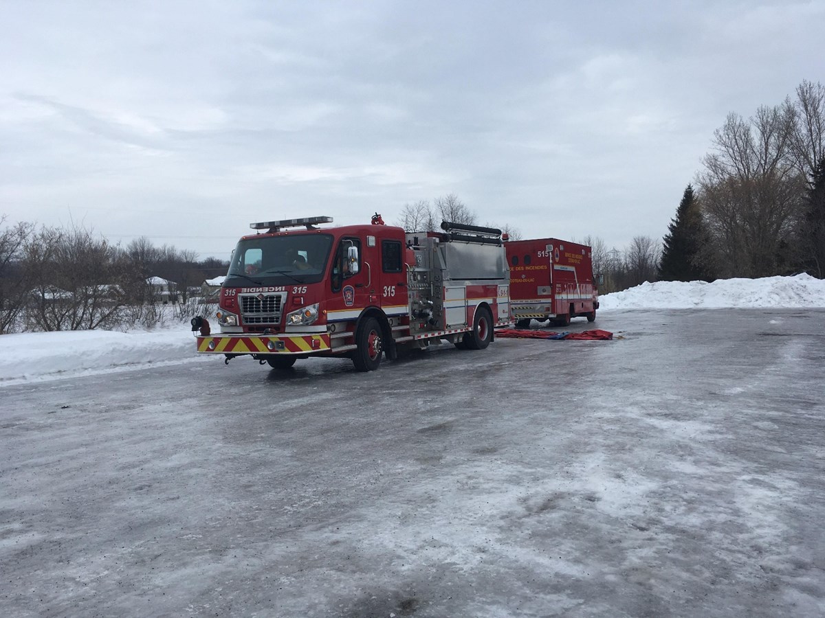 Les pompiers de Coteau-du-Lac simulent un sauvetage sur la glace et dans l’eau