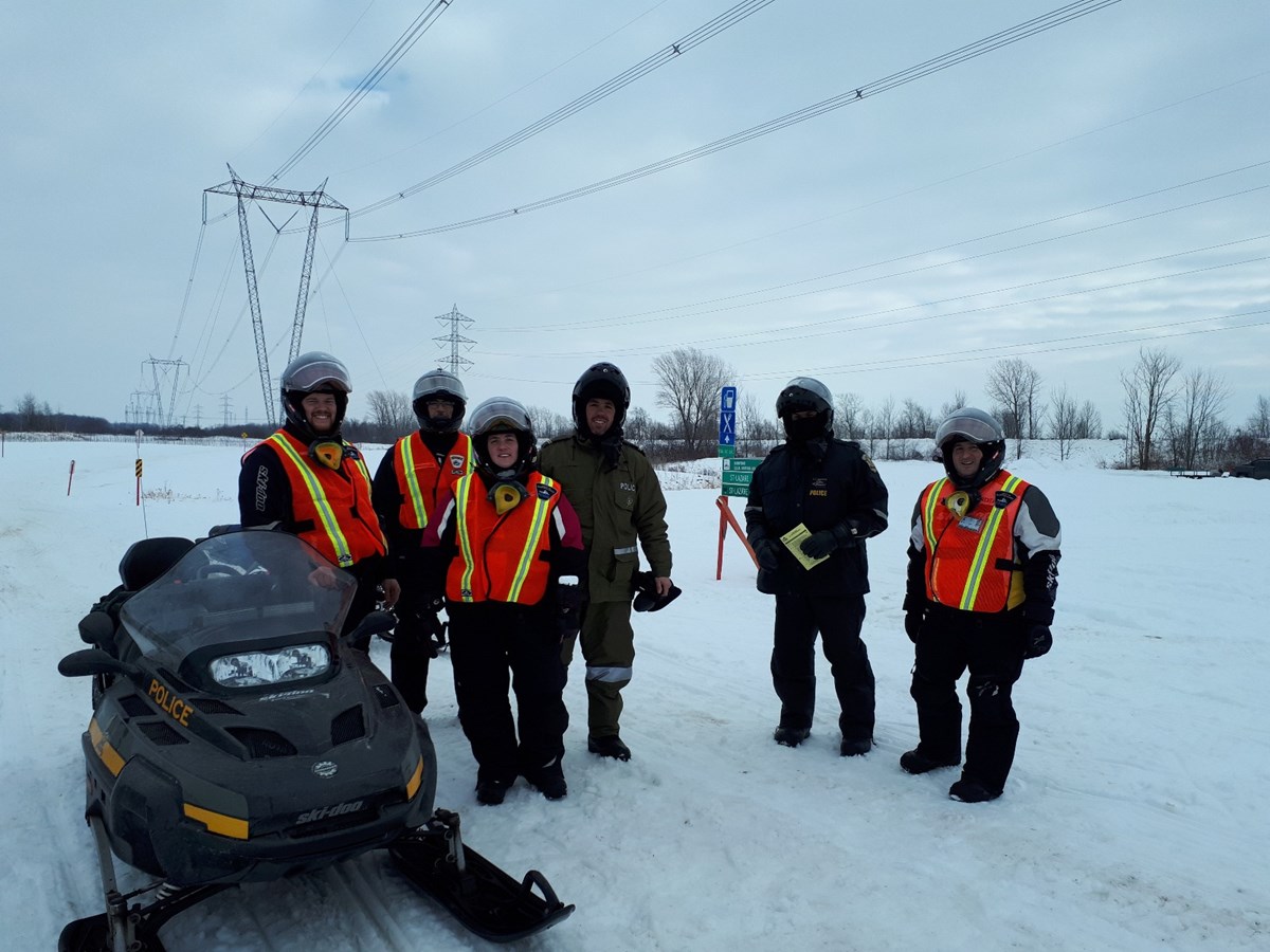 Les policiers patrouillent à motoneige dans Vaudreuil-Soulanges