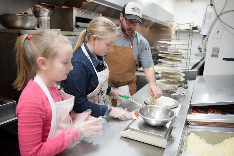 Près de 300 personnes ont brunché pour la Maison de la Famille