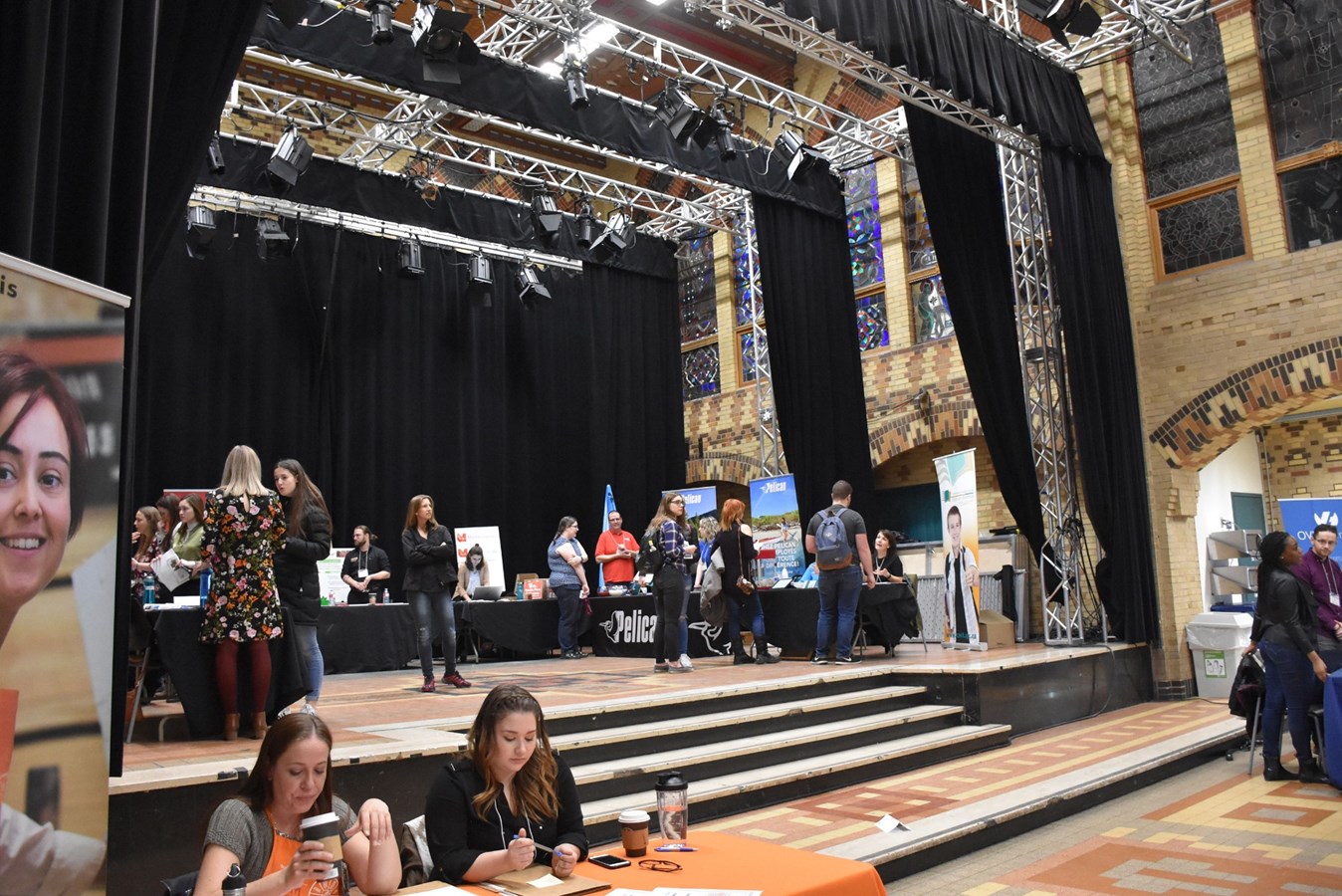 Près de 400 visiteurs découvrent le premier Salon Emploi-Jeunesse